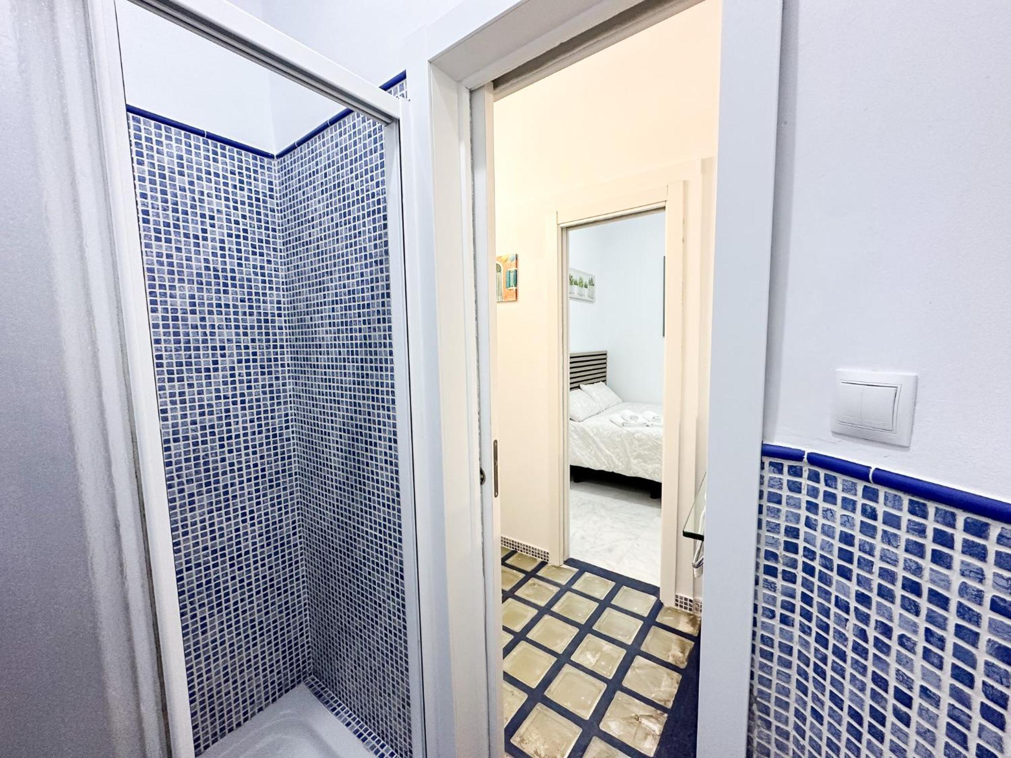Cozy Budget 2br With Ac, 1 Bath, Private Parking Opt * Séville